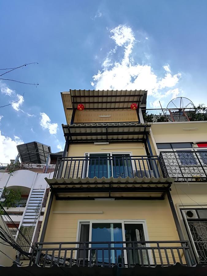 The Oasis Hostel Chinatown (Adults Only) Bangkok Exterior photo